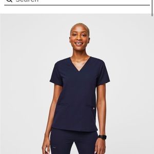 NIP FIGS Casma 3 Pocket Scrub Top